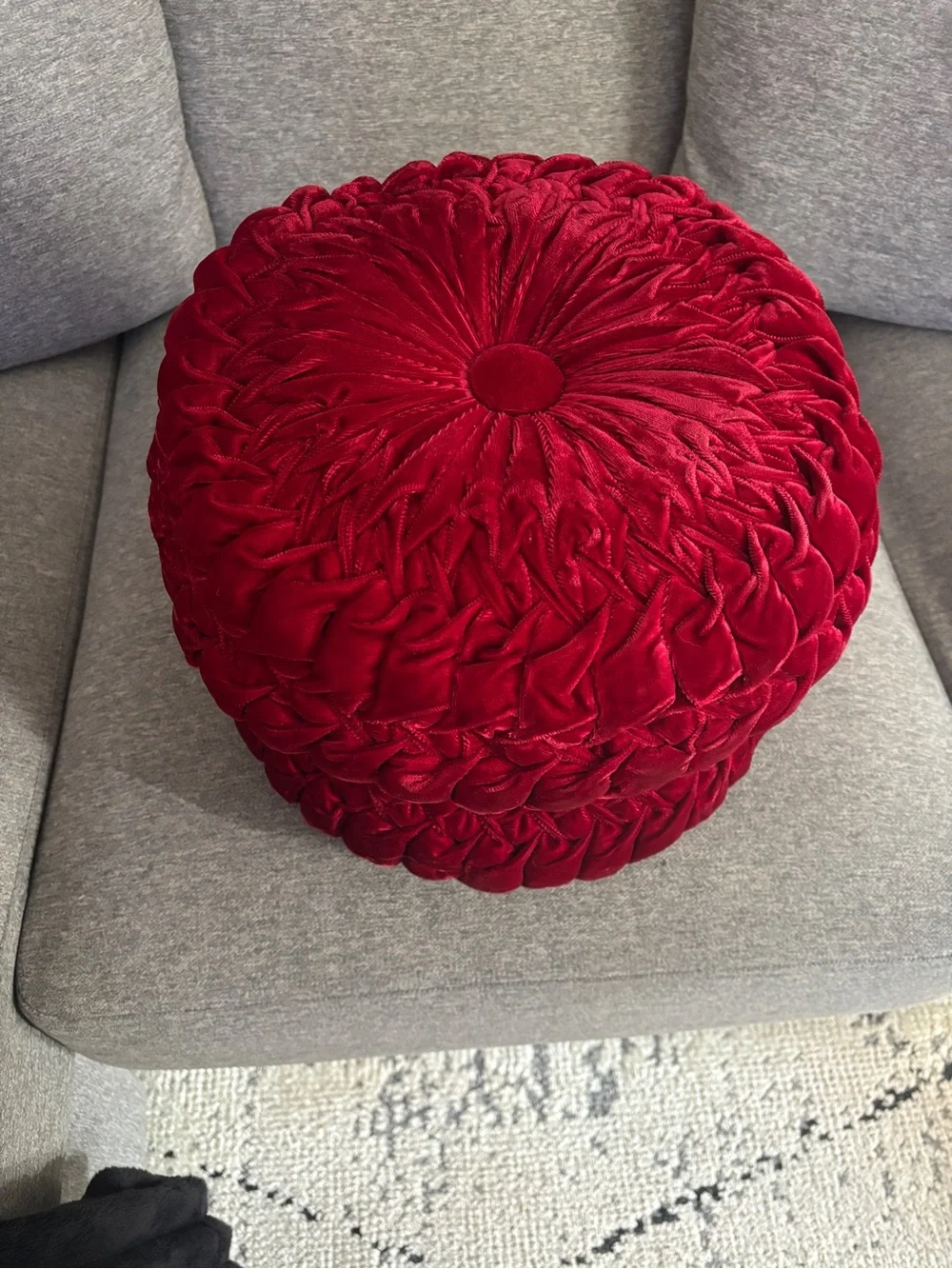 Vintage Red Velvet Round Throw Pillow - Home Holiday